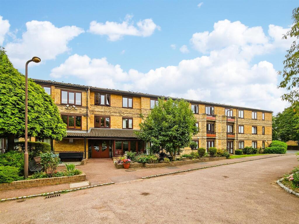 22 Oak Lodge-15_web.jpg