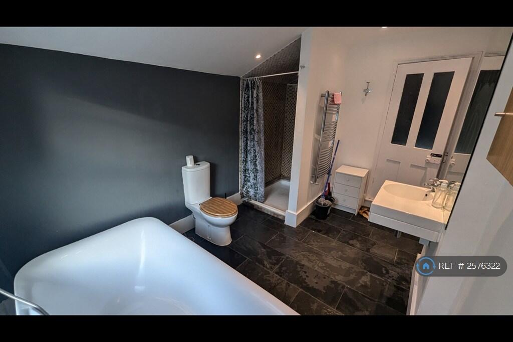Bathroom 4