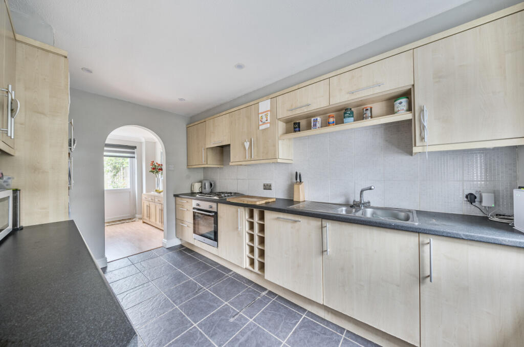 1305046-9-68496f8...