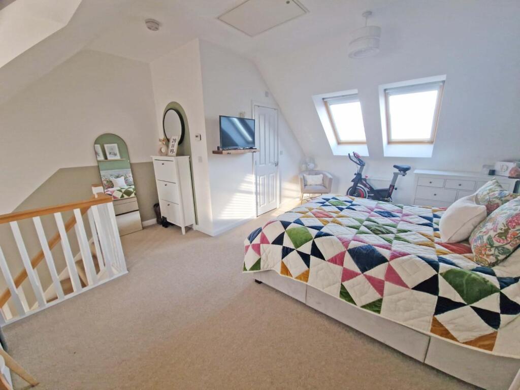 Master Bedroom.jpg