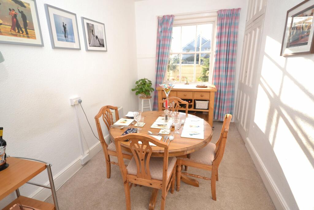 Bedroom/Dining Room