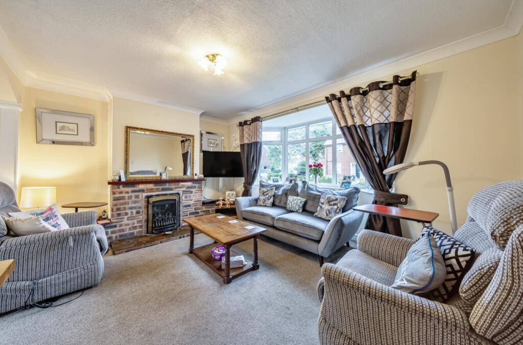 Living Room - 104 OLD MEADOW LANE - EweMove Sale