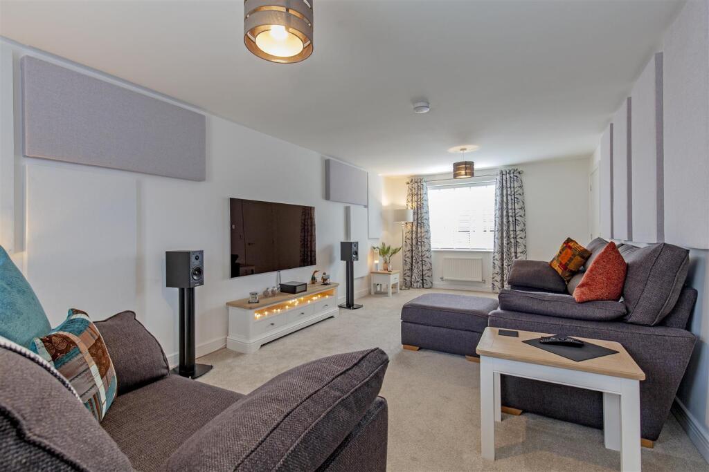 Reception Room-3.jpg