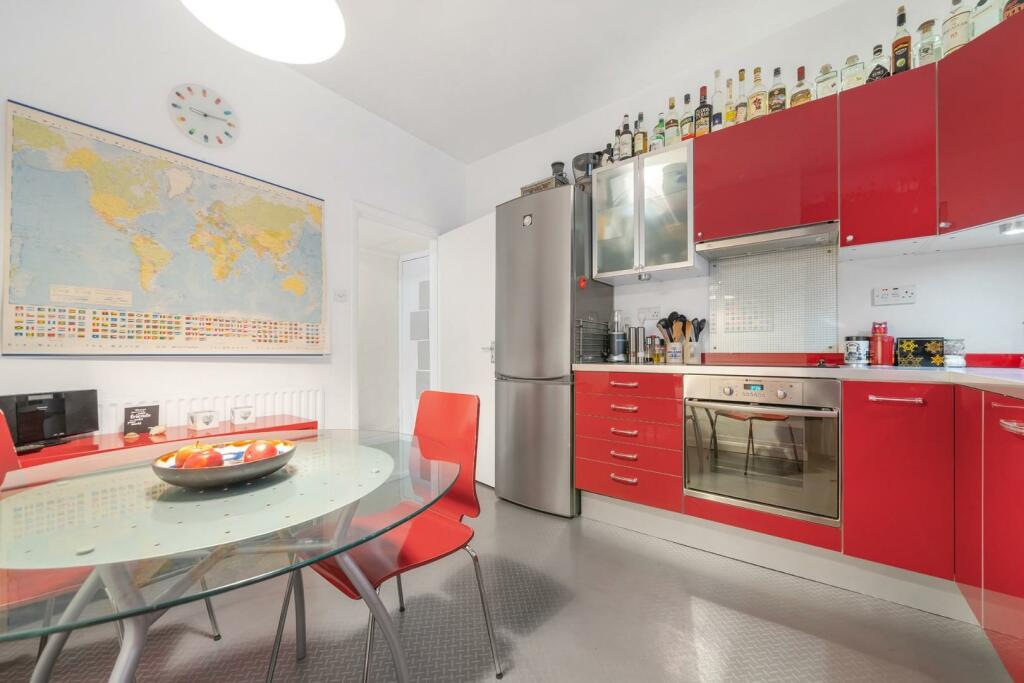 Kitchen 2.jpg