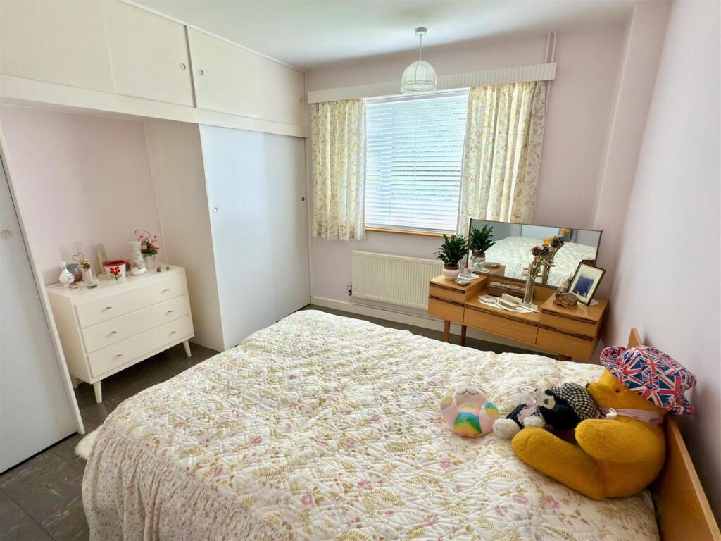 BED 1.jpg