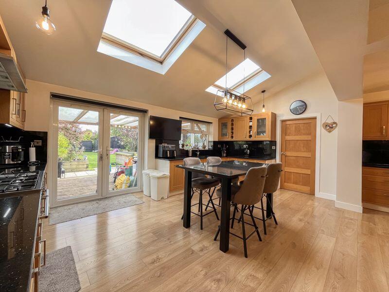 ENTERTAINMENT KITCHEN