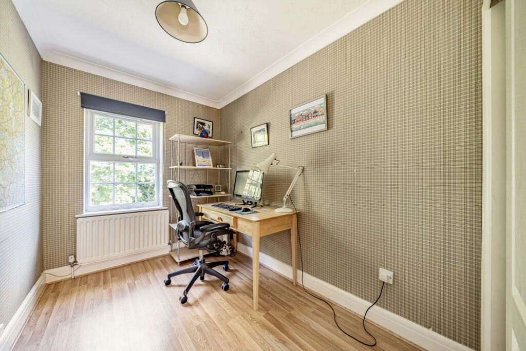 1318021-16-6862ba...