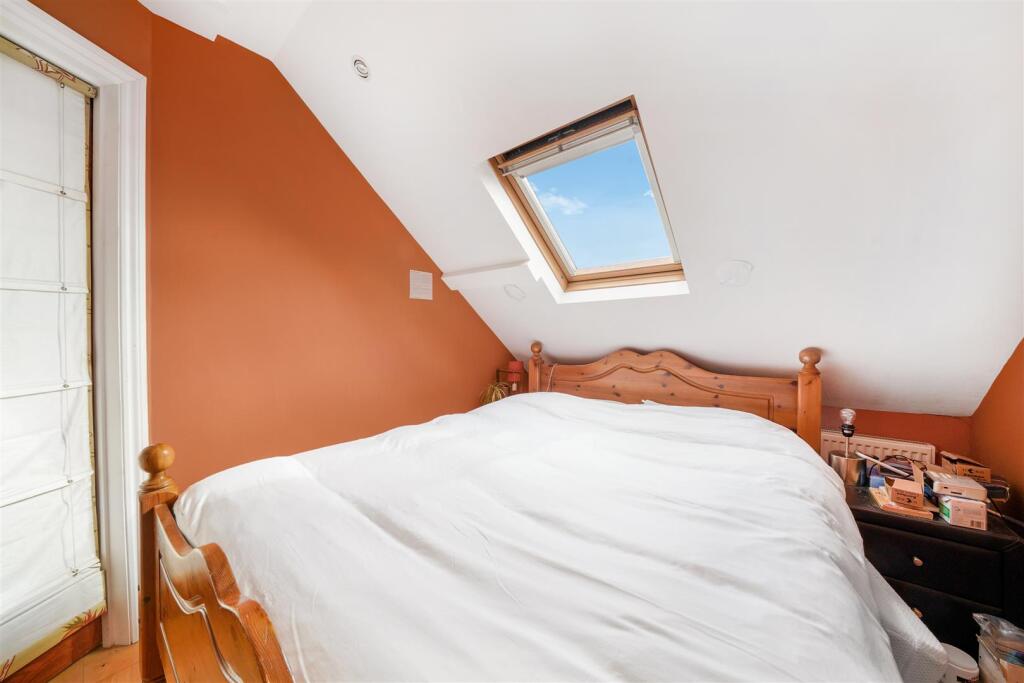 5 Conisborough Crescent - ZpOxc9DhBNx01DEtHxKf.jpg