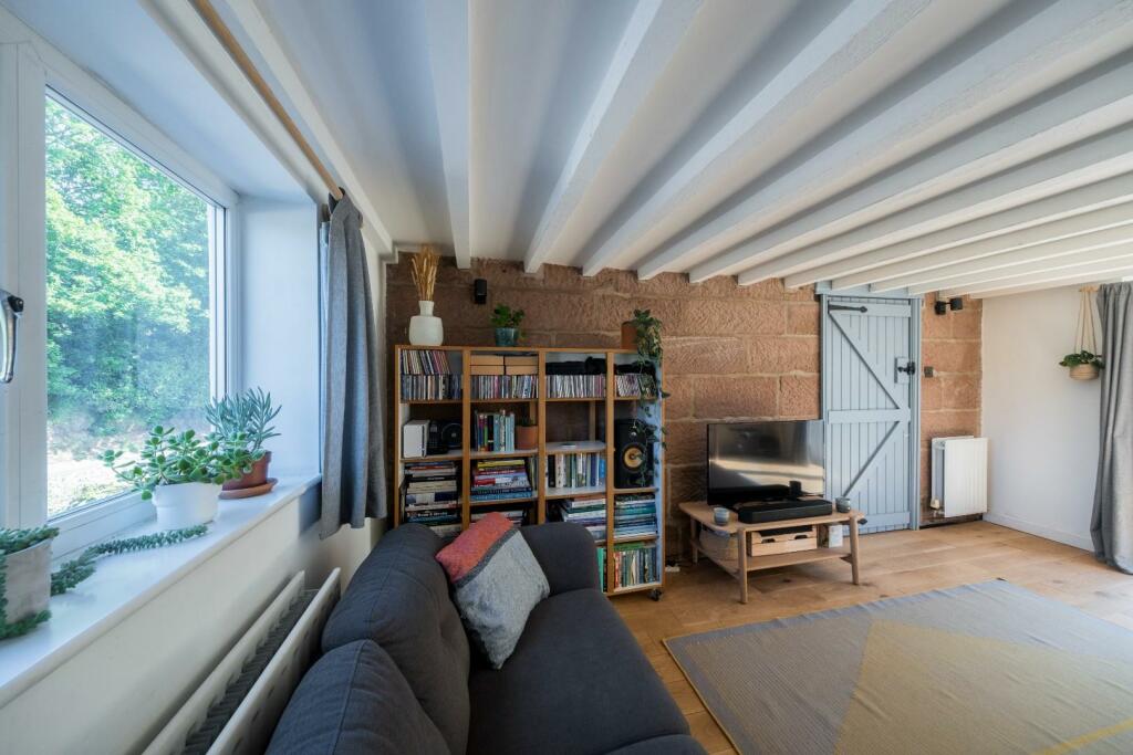 1 Beaconsfield Cottages-017.JPG