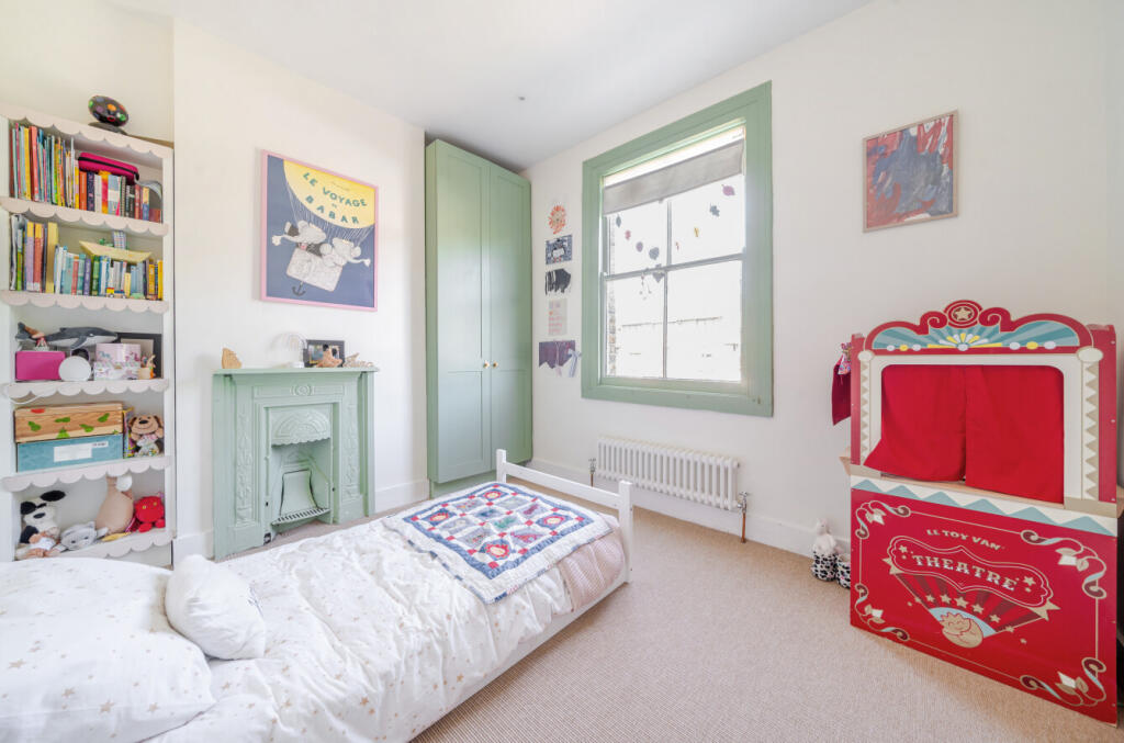 1307325-12-6852da...