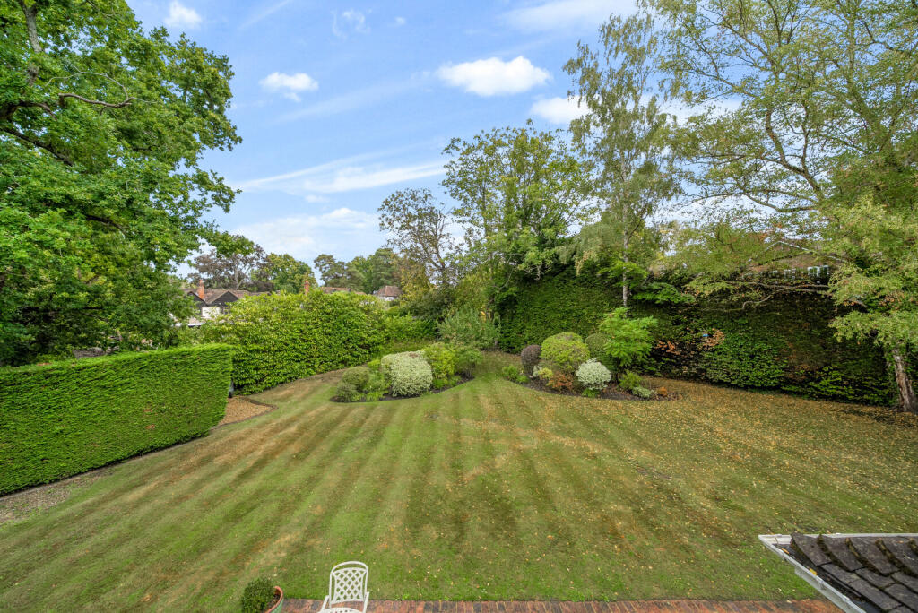 1347001-44-68b846...