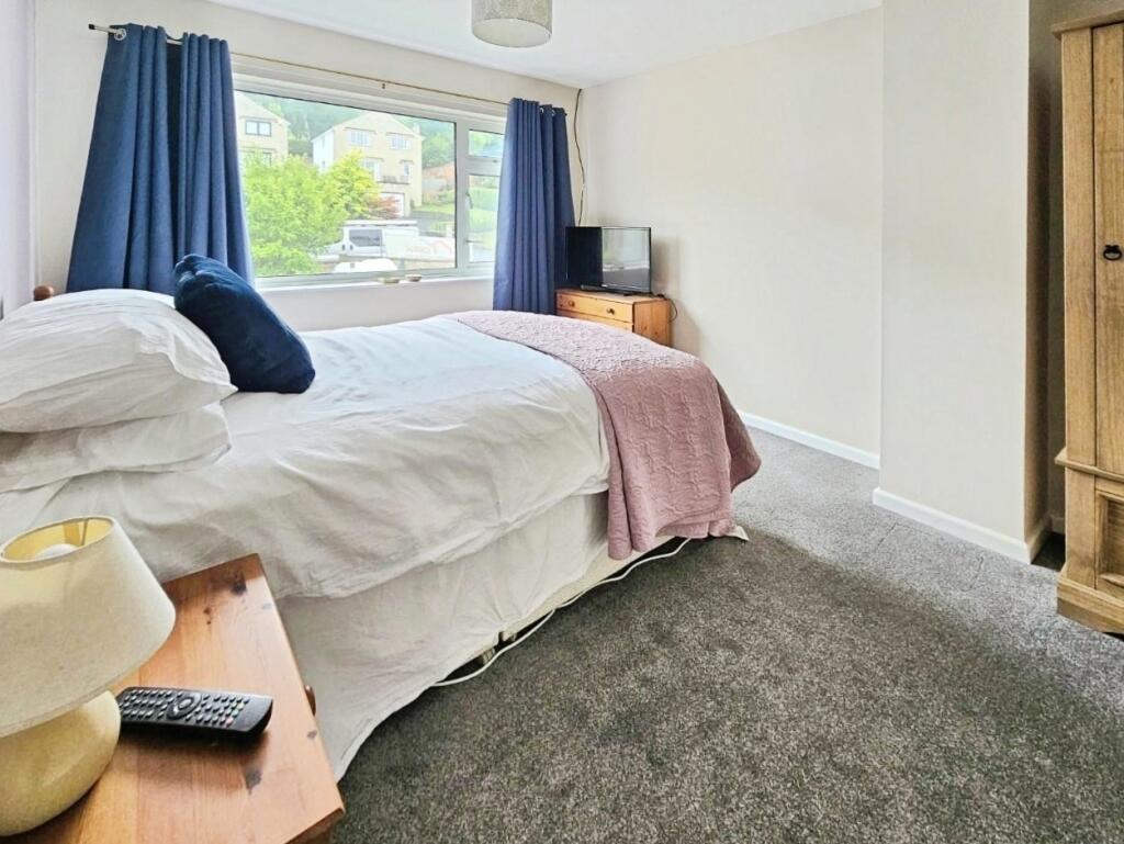 pbox-bedroom-332491.JPG