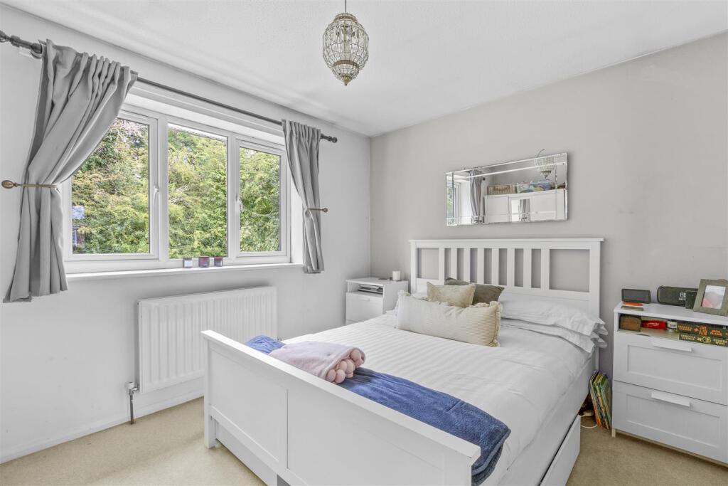 20 Boughton Way, HP6 6PU-3.jpg