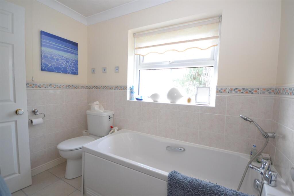 Jack &amp; Jill Bathroom