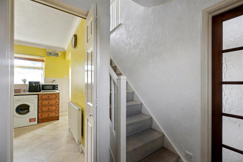 Entrance Hall_1.jpeg