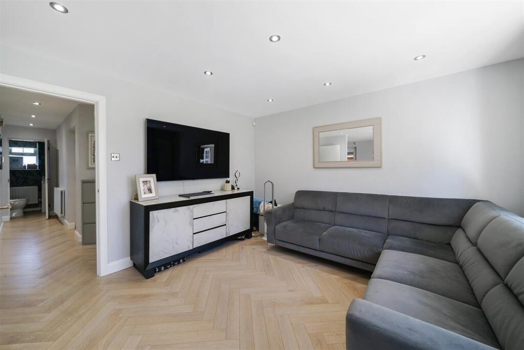 39 Fielders Way, Shenley - UUR3BialkxMPs8GW3csD.jp