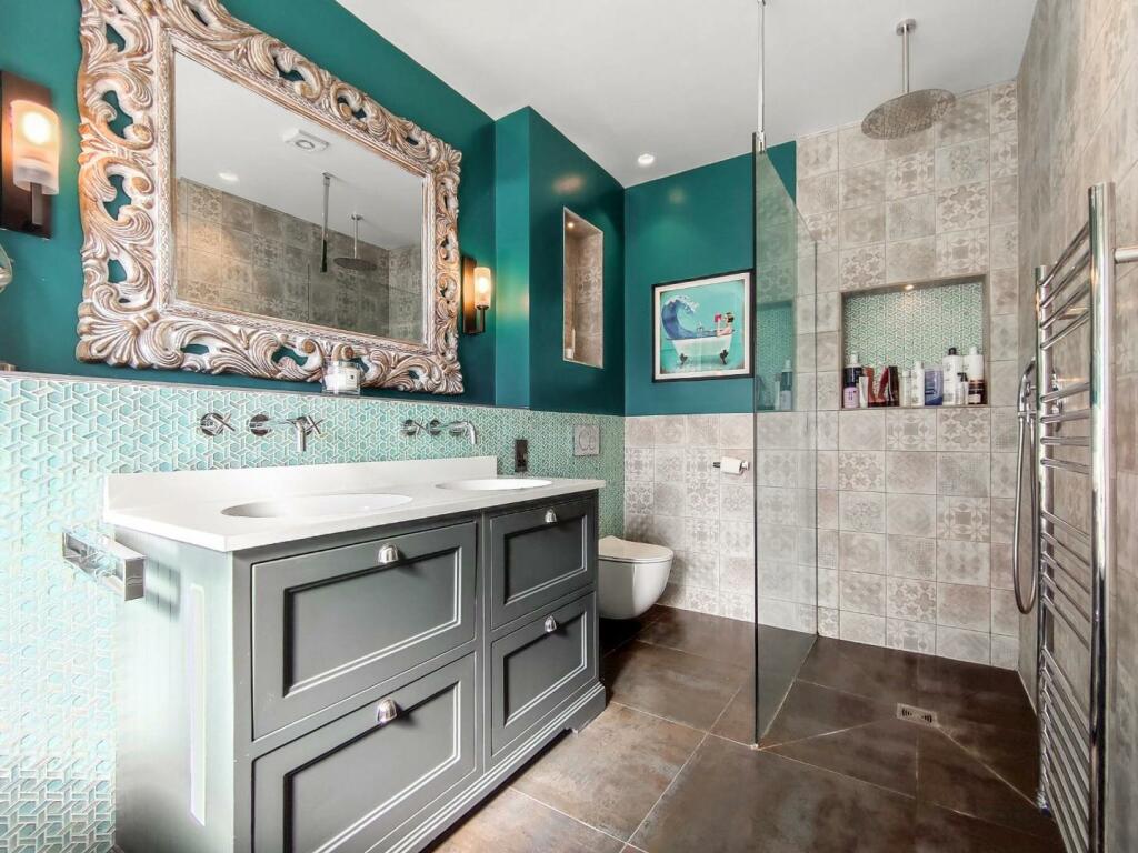Bedroom 1 En-Suite