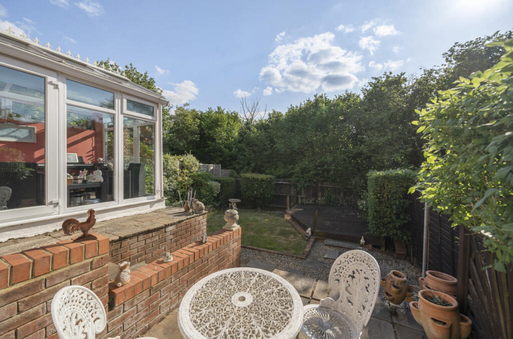 1303957-10-683de2...