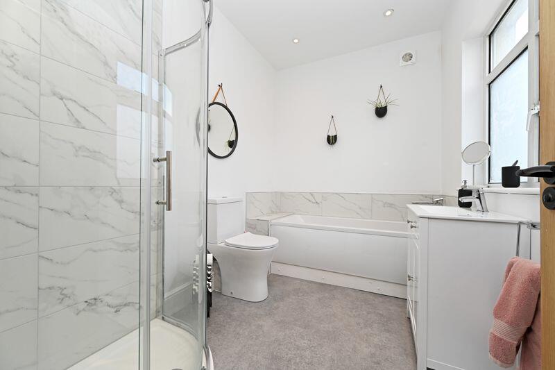Bedroom 1 Ensuite 