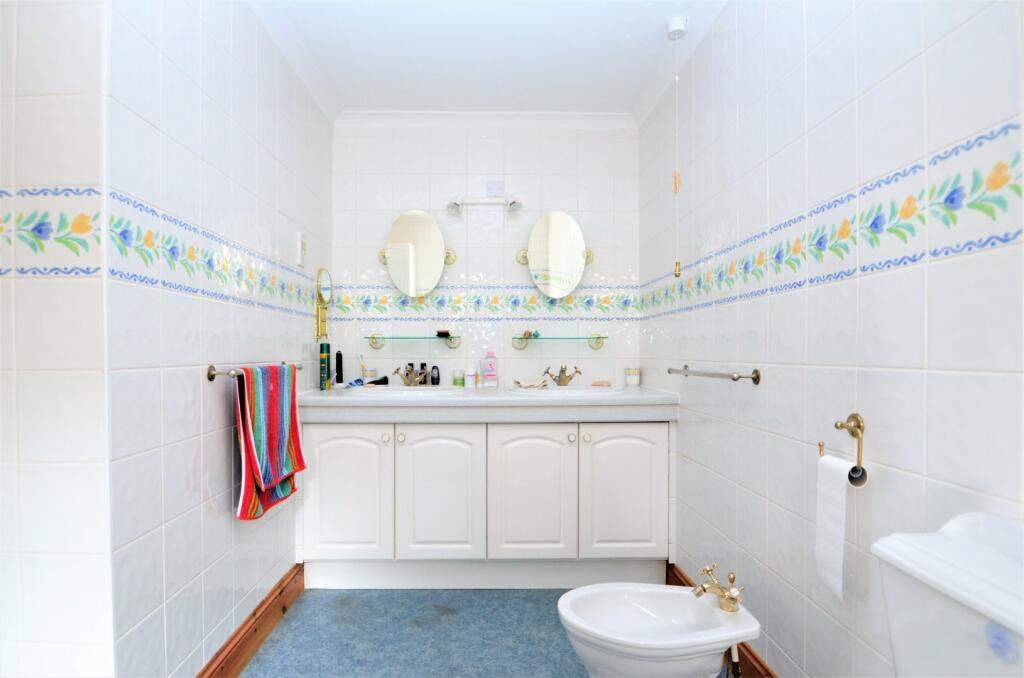 Ensuite
