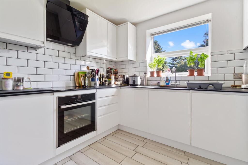 2 Wentworth Court-006.jpg