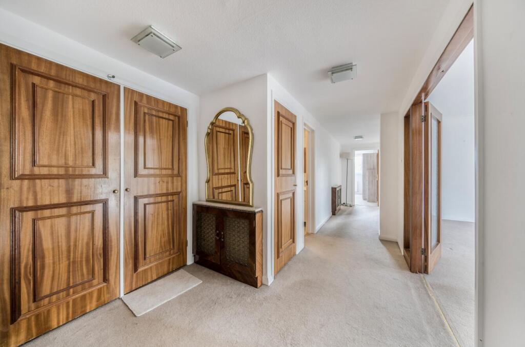 Davidson Frost-Wellings, DFW, Oak Lodge Close, Hal