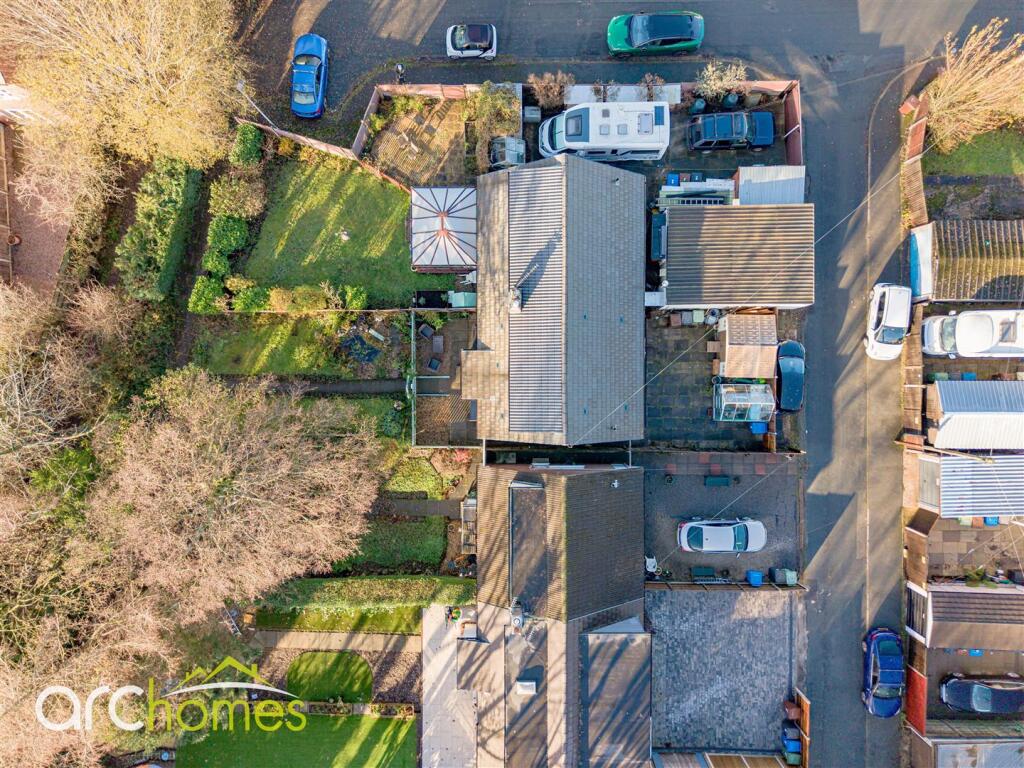 dji_fly_20251202_122920_0034_1764679717211_photo.J