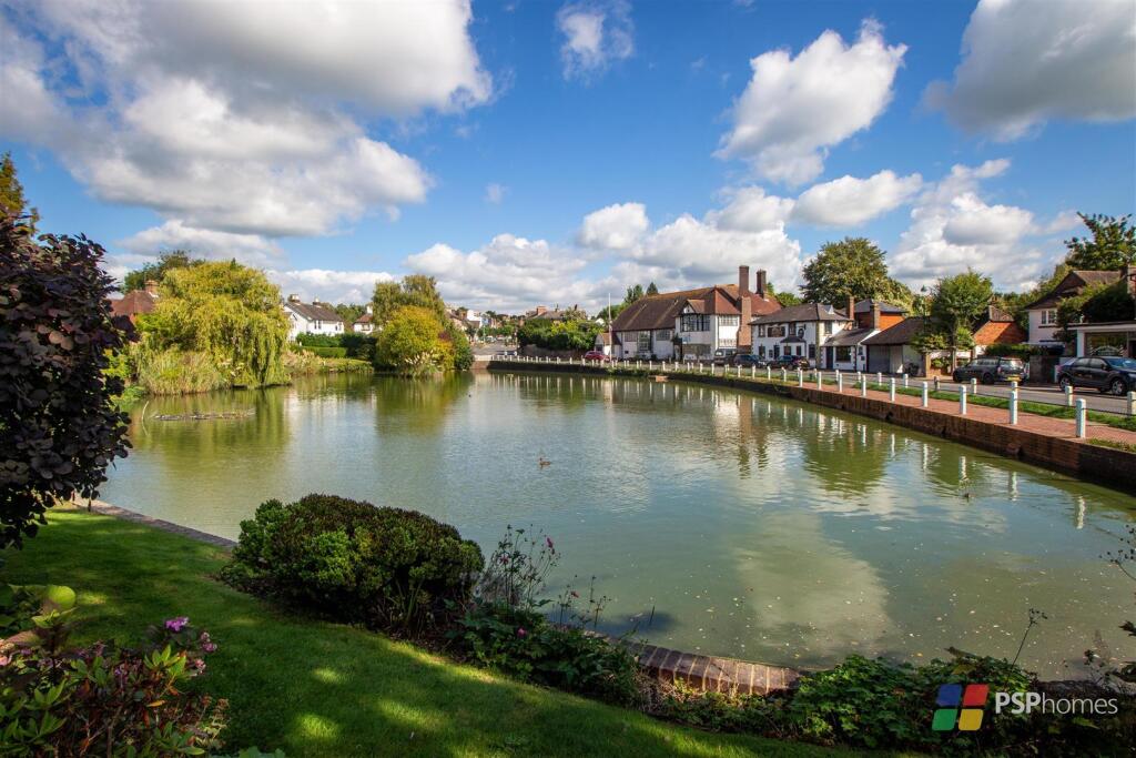 Lindfield's famous pond