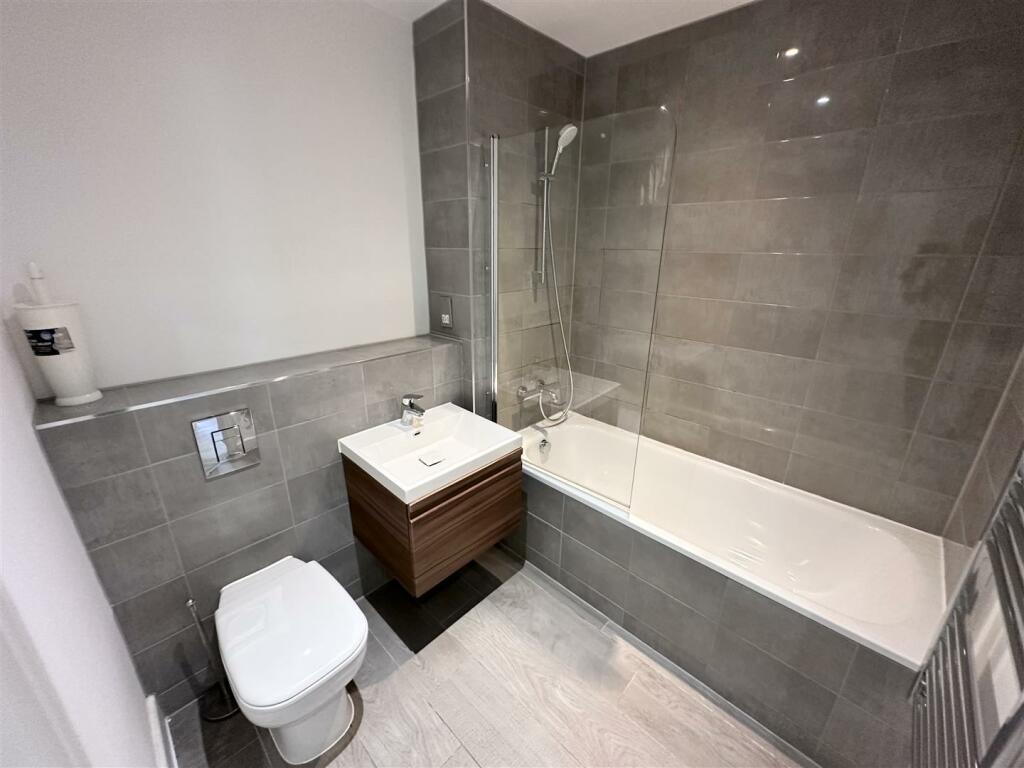 Main Bathroom