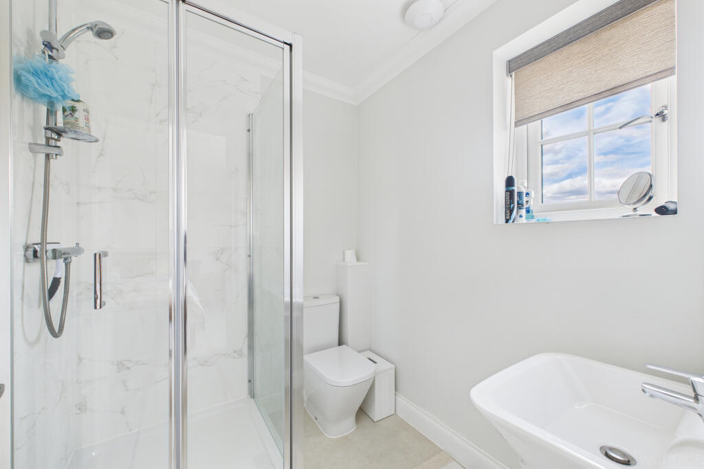 CAM05449G0-PR0018-STILL008