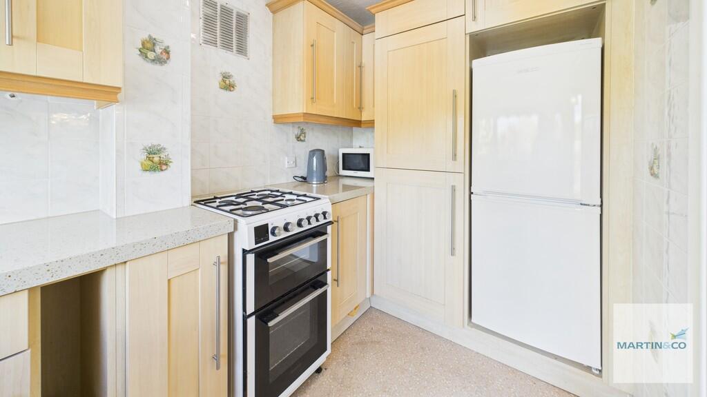 CAM03663G0-PR0185...