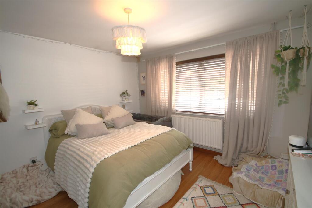 Bedroom 1a.JPG