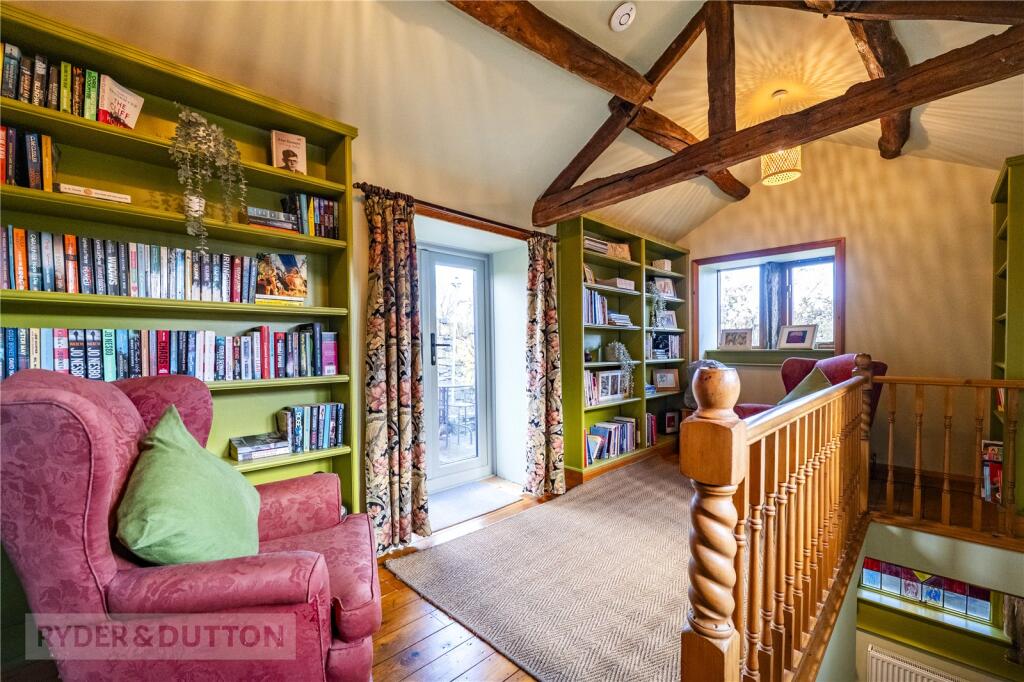 Living Room/Snug