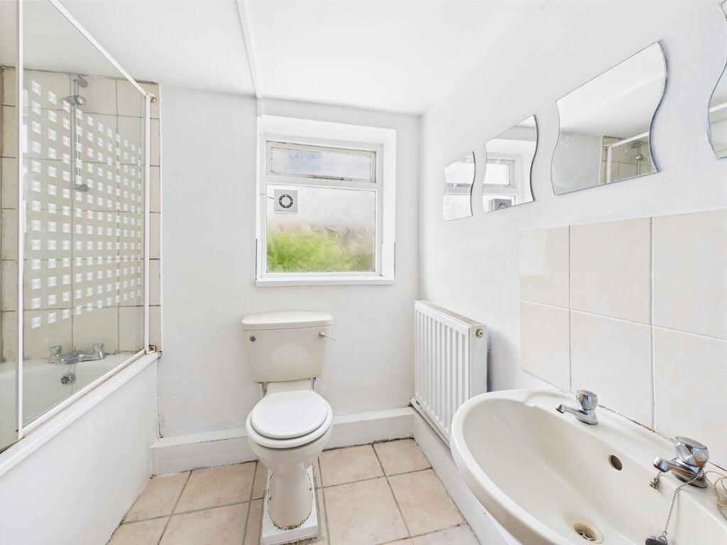 CAM03974G0-PR0141...