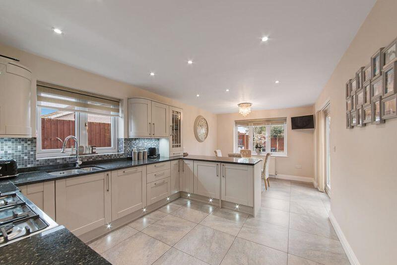 Kitchen / Breakfast Room