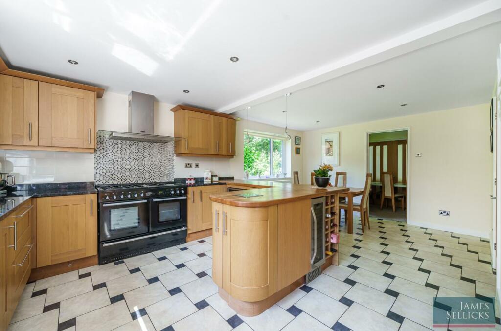 Dining kitchen
