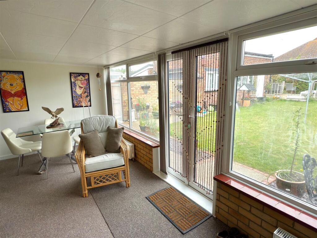 GARDEN ROOM DINING AREA.jpg