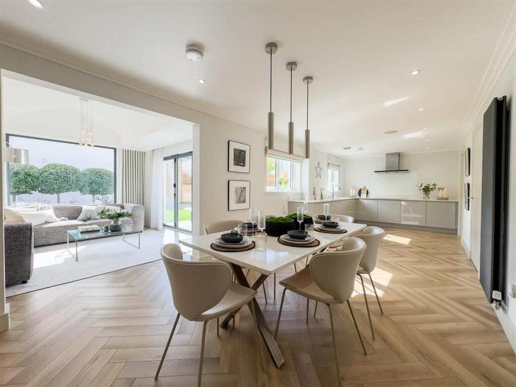 Kitchen/Dine/Sun Room