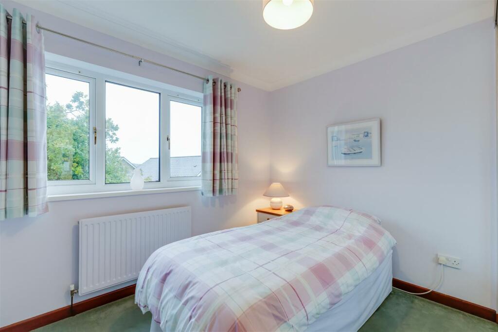 Bed 4.jpg