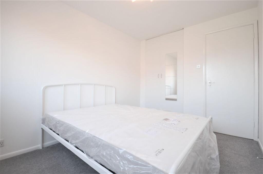 Cotton Avenue, North Acton