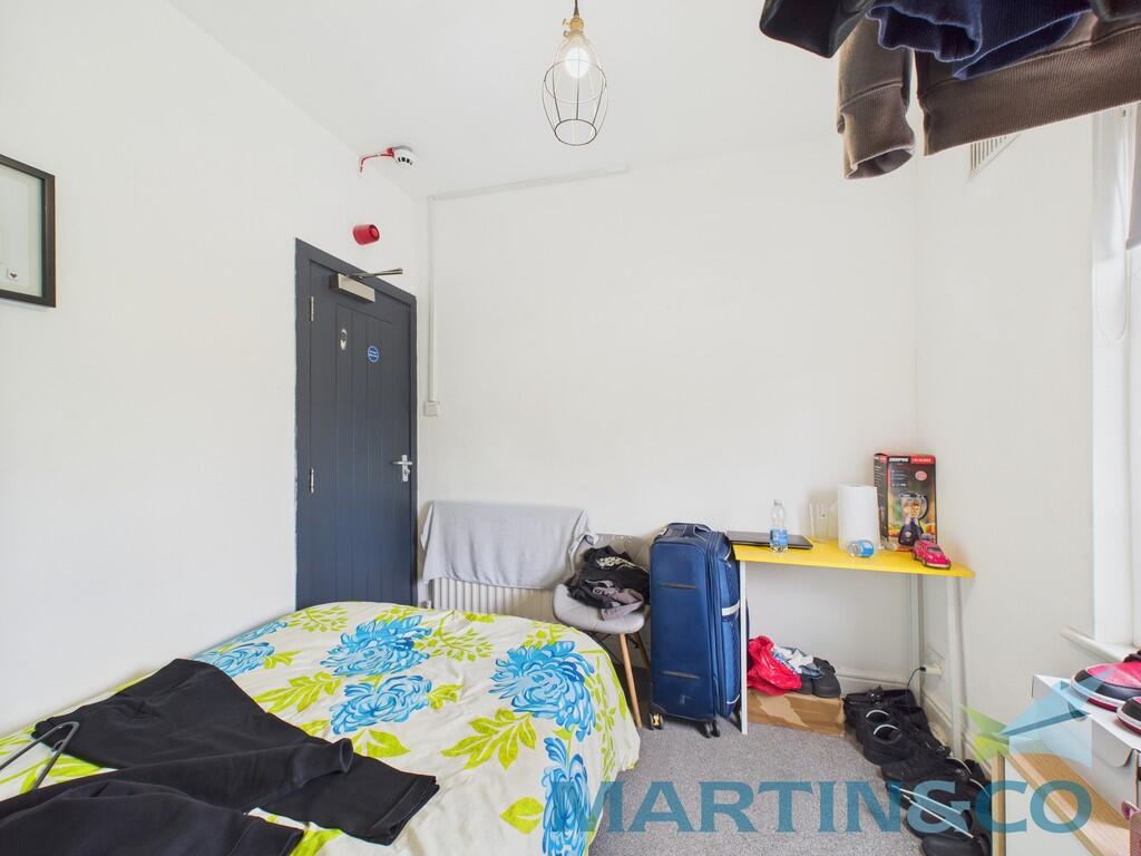 CAM01870G0-PR0164...