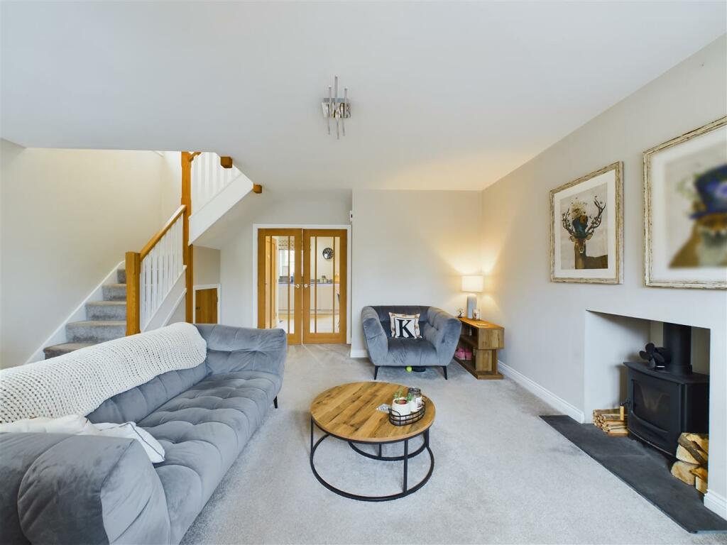 ENTRANCE INTO LOUNGE