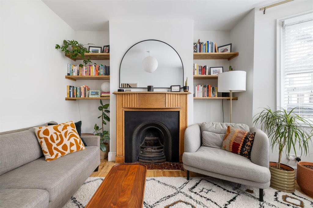 Fourth Avenue E12