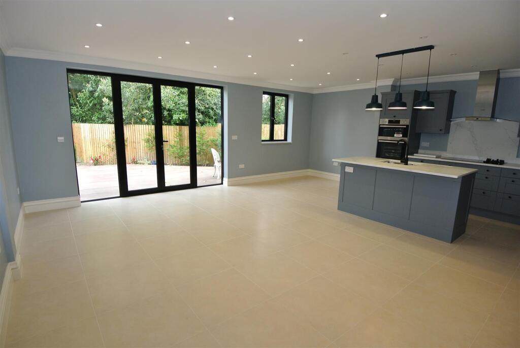 Kitchen Breakfast Family Room 2.JPG