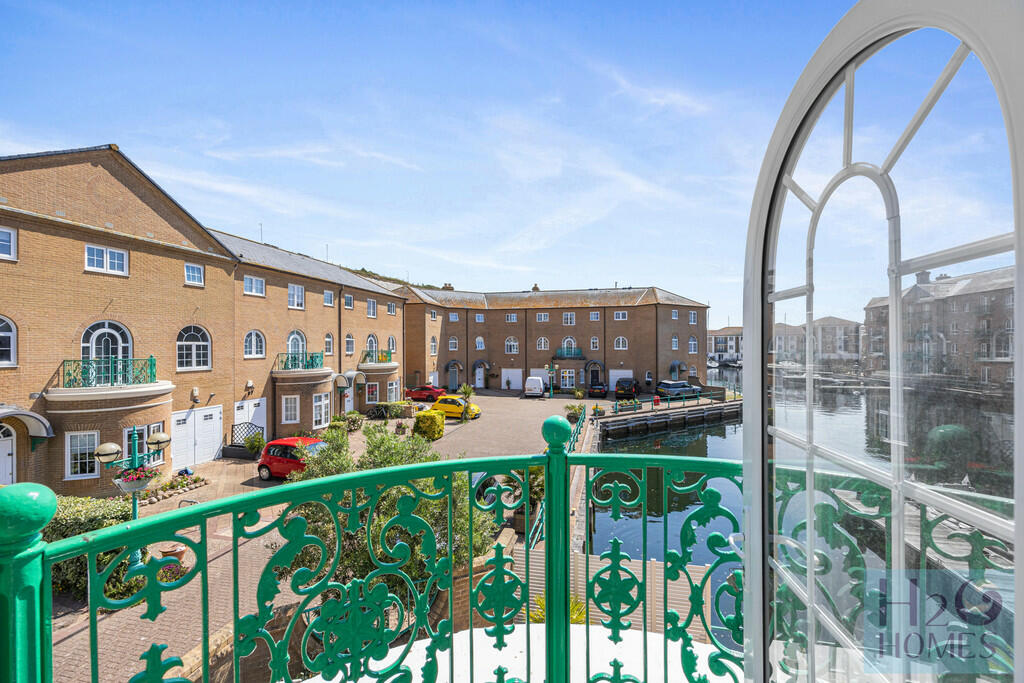 Trafalgar Gate_27...