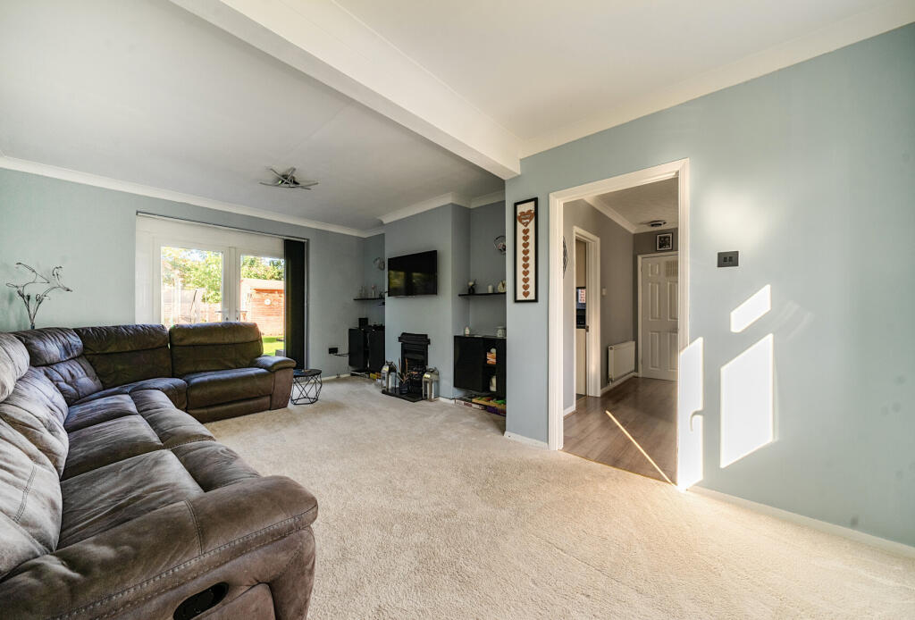 1353403-5-68c3e8a...