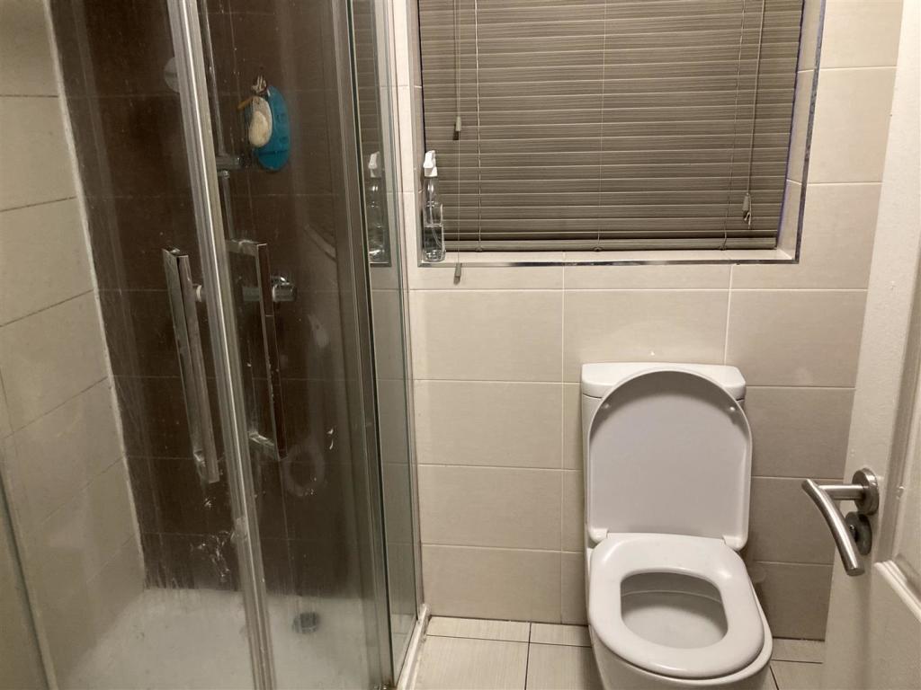 Bathroom1.jpg