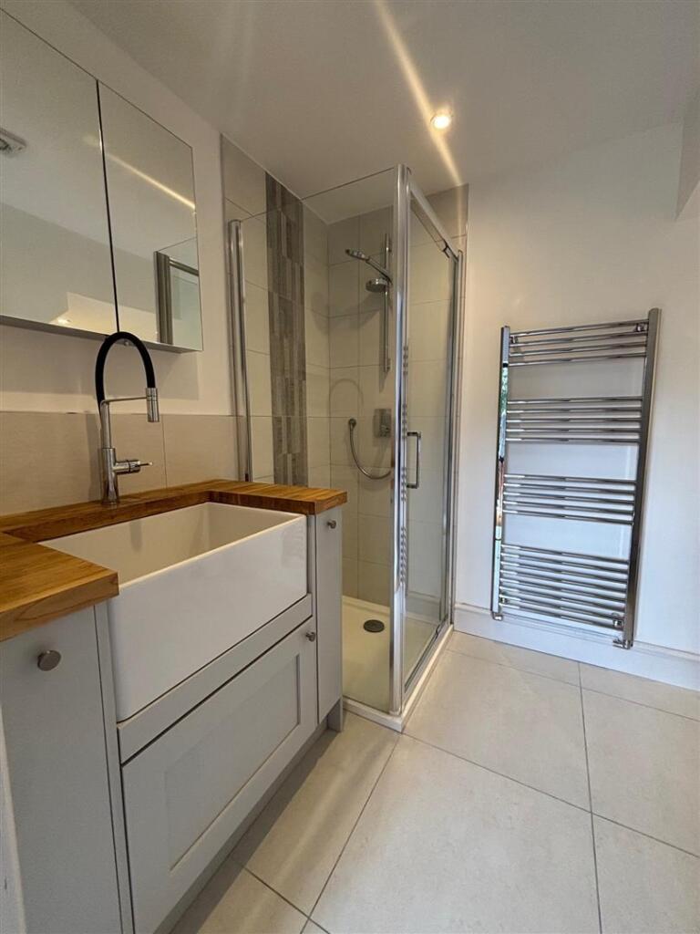 annexe shower.jpg