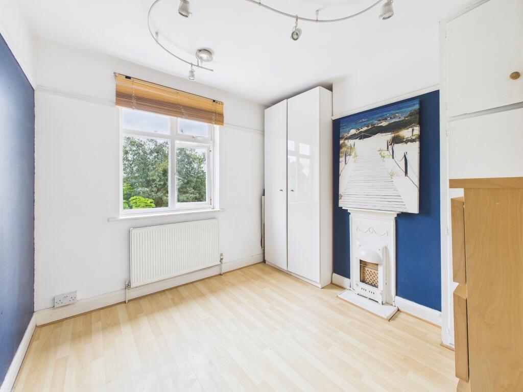 CAM05192G0-PR0116-STILL016