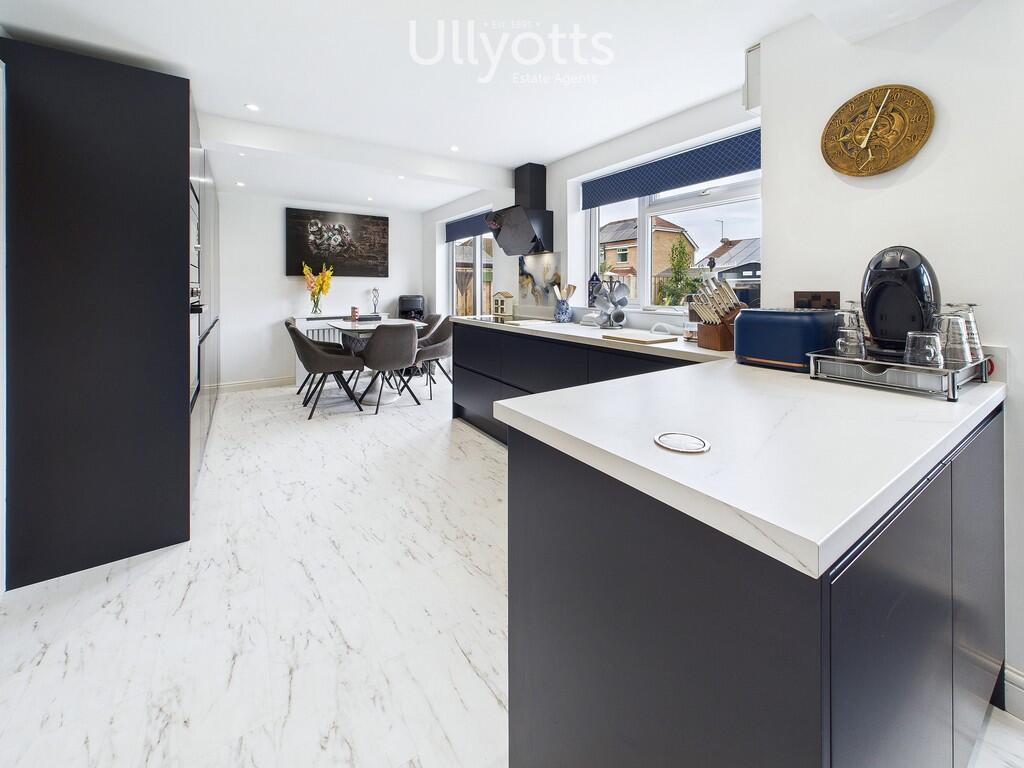 Kitchen / Dining ...